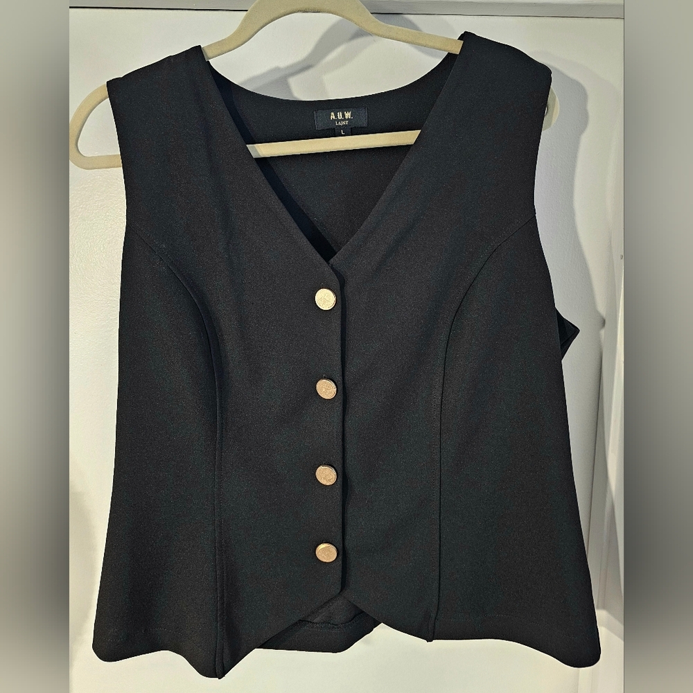 Women's Black Sleeveless Top